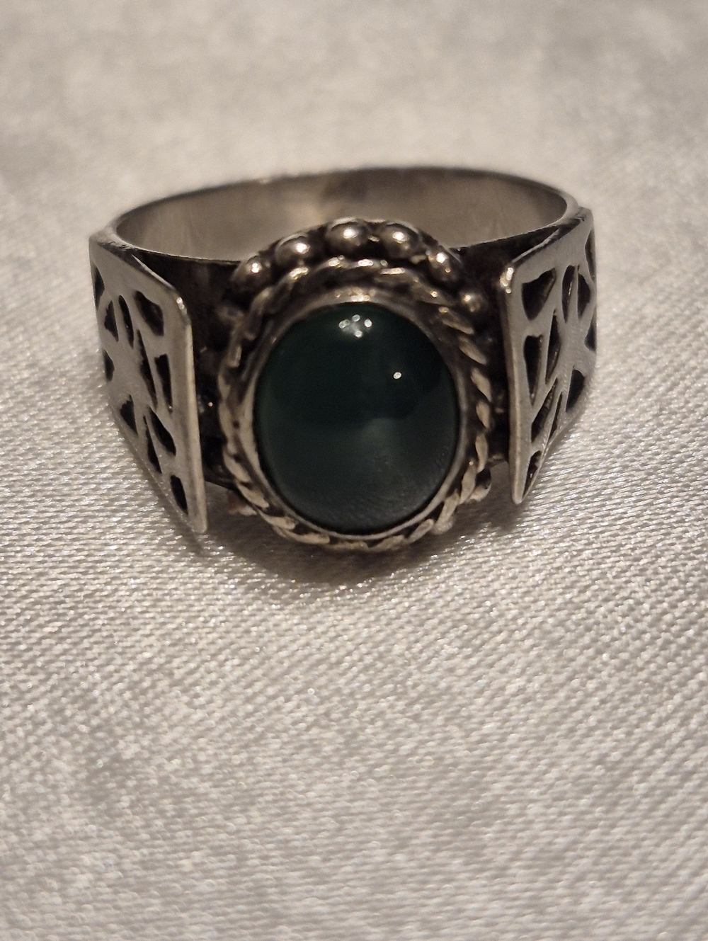 Vintage Sterling Green Onyx Filigree Ring